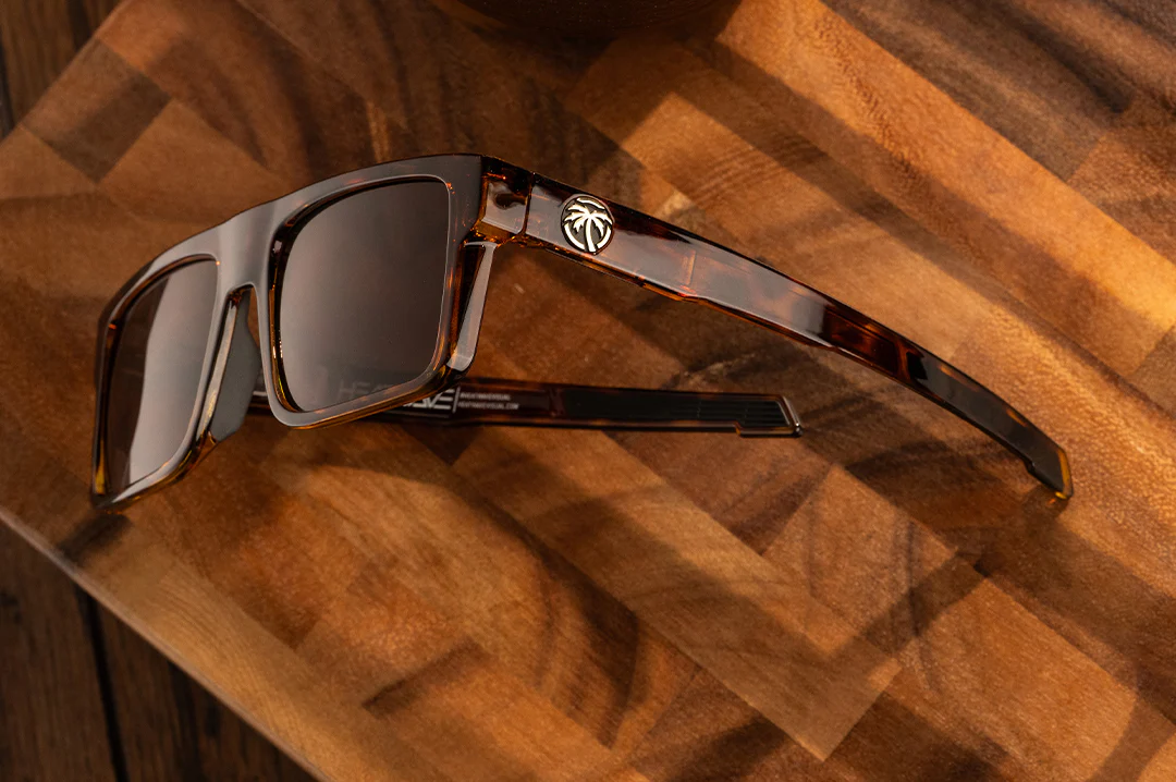 PERFORMANCE RAYTH SUNGLASSES: Tortoise - Image 4
